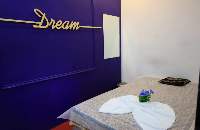 Massage therapy room at the best massage spa in Goregaon East near Oberoi Mall